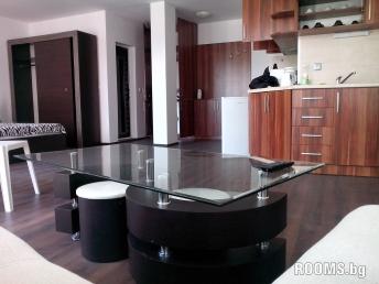 Студио Пчеларов, Поморие, снимка