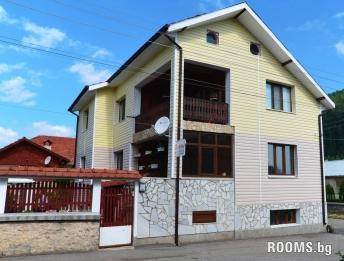 Sunny House, Madzhare, снимка