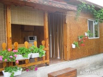 bungalow palms, Tsarevo, снимка